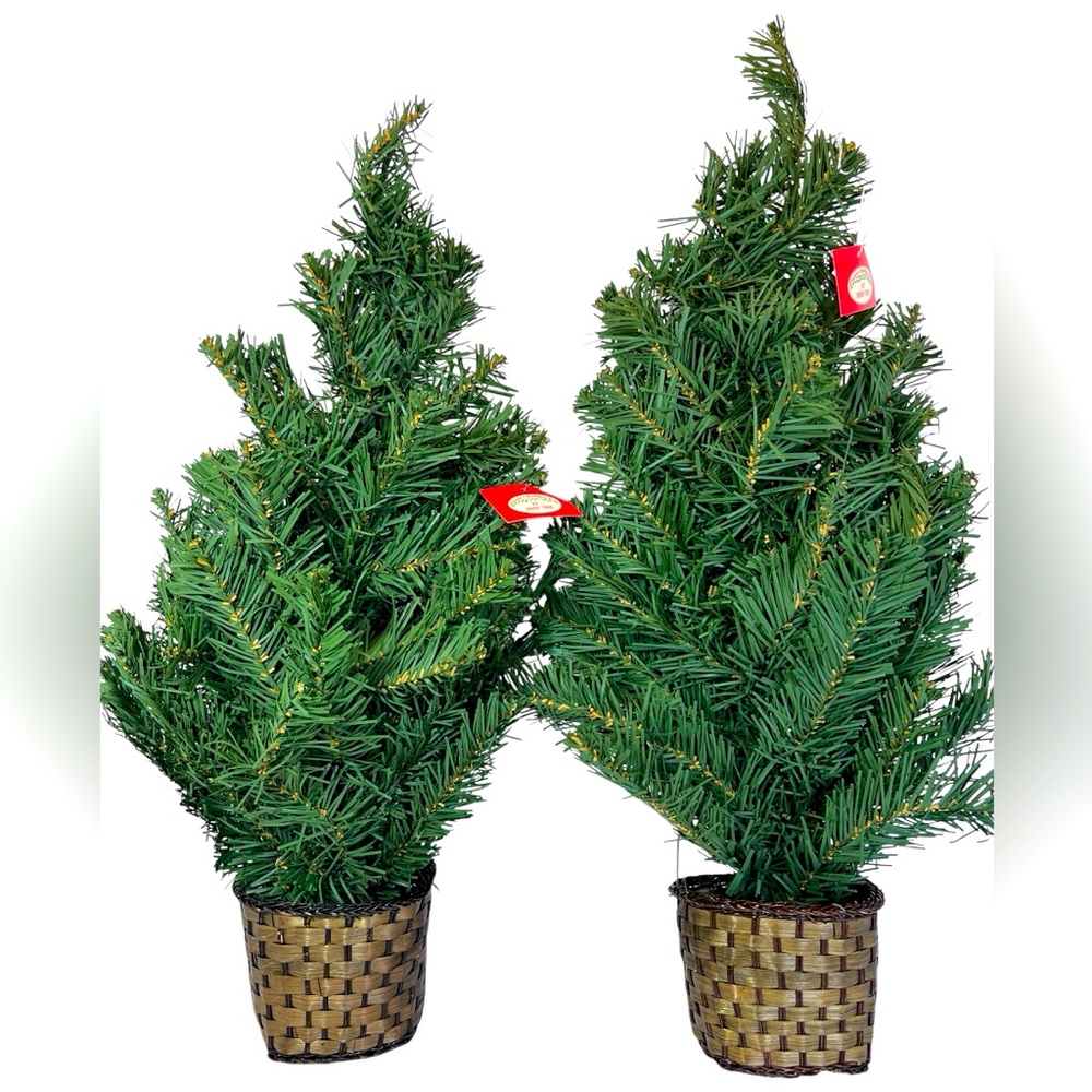 Vintage Evergreen Holiday Pine Trees in Woven Baskets for Door Decoration.  NWT